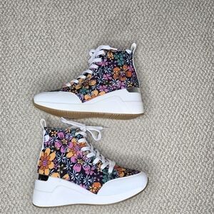 Cestfini Colorful Floral Women's Fashion Heeled High-Top Sneakers NWOB Size 7